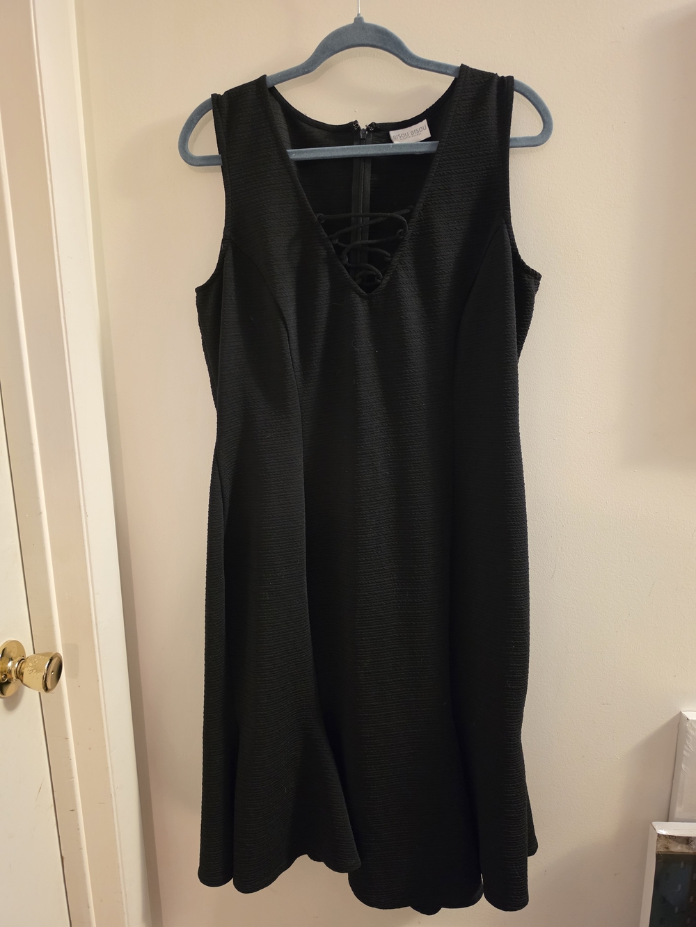 Sleeveless Black V-Neck Lace-Up Women's Dress Size Xxl